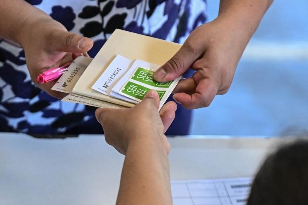 Chile's Presidential Elections: Polarization Ahead of Decisive Runoff