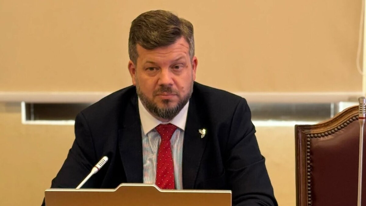 Libertarian Kaiser Promises Mass Expulsions and Withdrawal from International Organizations