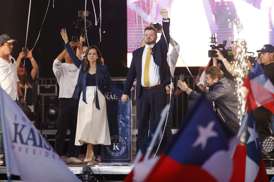 Chile's Presidential Campaign Closes with Far-Right Dispute