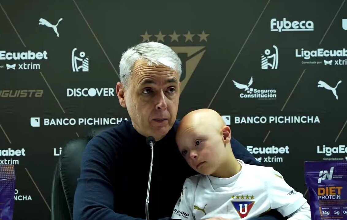 Chilean football coach moved everyone with speech about his son with Down syndrome