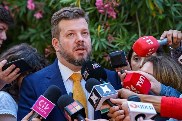 Chilean Presidential Candidate Acknowledges Defeat and Backs Opponent