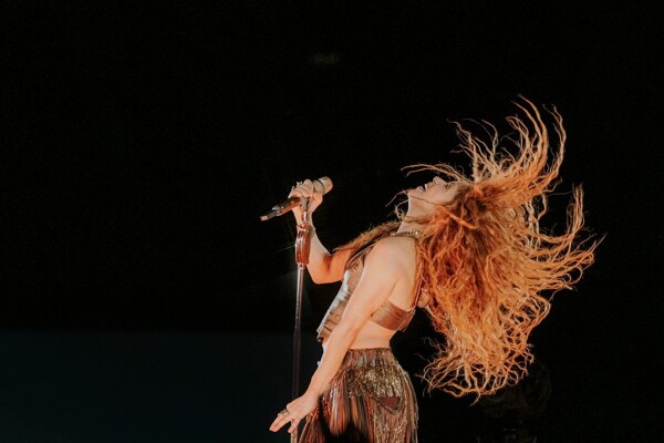 Fans Organize Special Trips for Shakira's Concert
