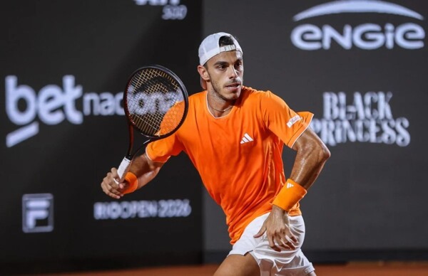 Argentinian Tennis Players Compete for Santiago Semifinal Spot