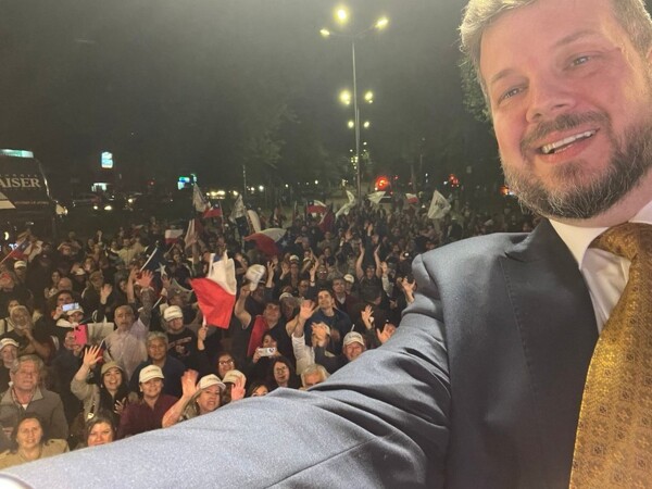 Chilean presidential candidate praises Milei and Trump