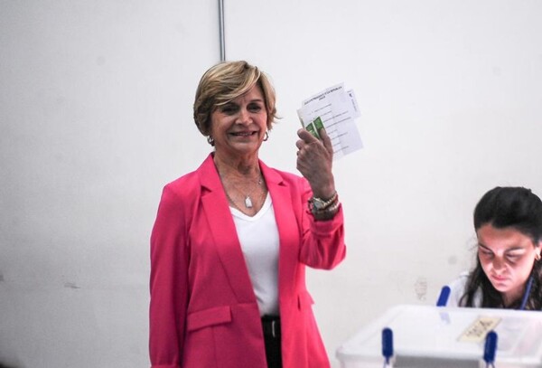 Evelyn Matthei concedes defeat in Chilean election